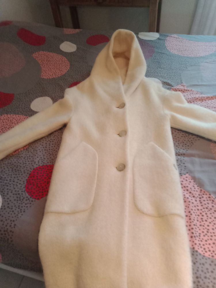 Manteau Cop copine blanc cass� 62% laine 9% alpaga
Tr�s �tat 0 Montpellier (34)