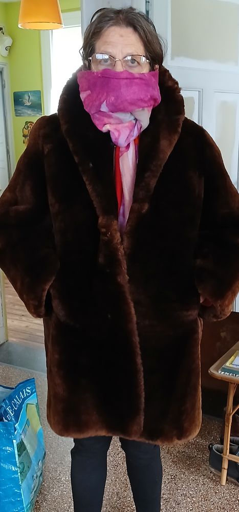 Manteau court vintage fourrure mouton dor� T 40 100 Royan (17)