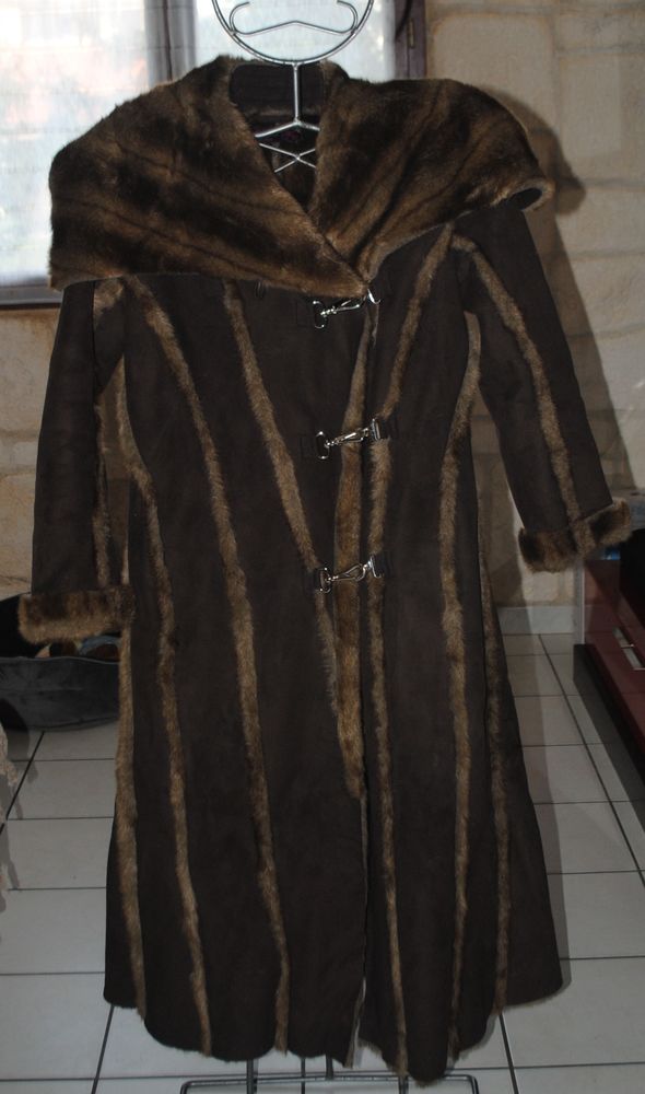 Manteau en fausse fourrure 0 Saint-Pierre-de-B�uf (42)