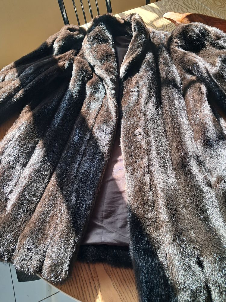 Manteau en fausse fourrure 50 Cournonterral (34)