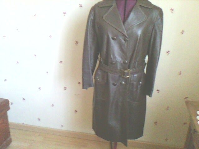 Manteau femme en cuir
20 Lamalou-les-Bains (34)