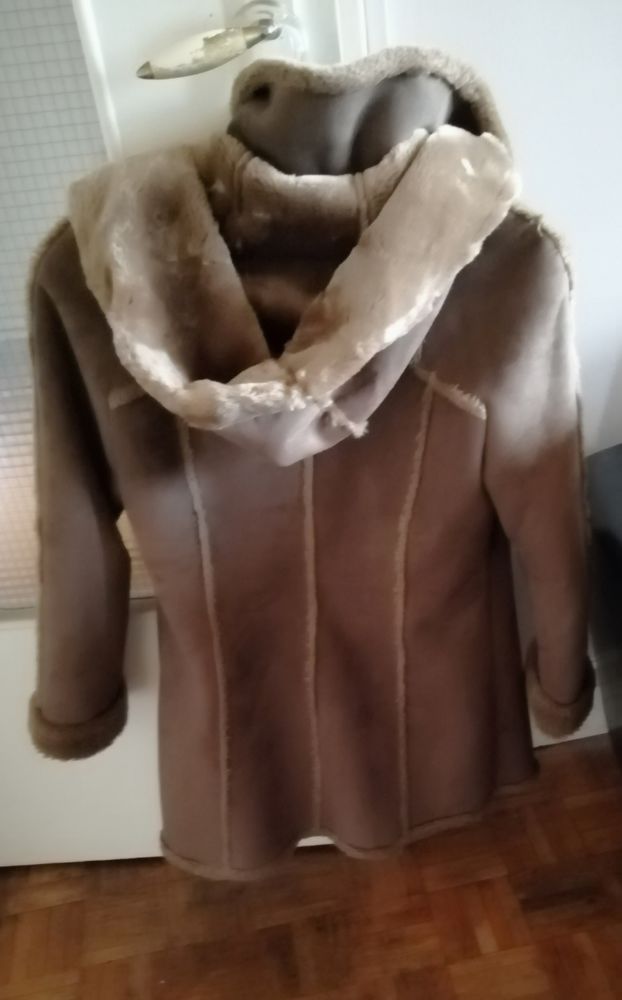 Manteau femme imitation daim et fourr� 15 Paris 19 (75)