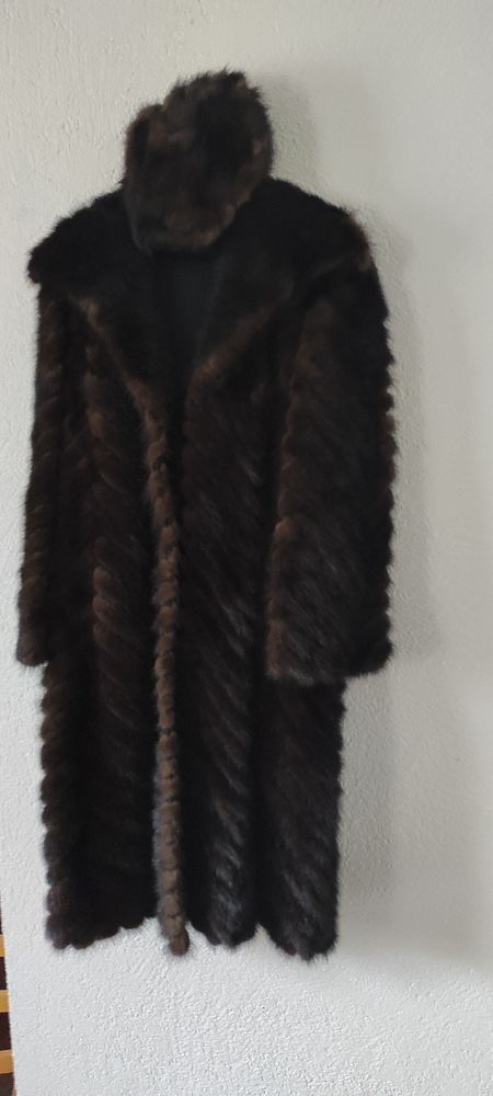 Manteau Femme en Vison 
150 Cou�ron (44)