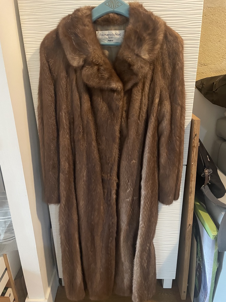 Manteau en Fourrure Marron vison- Fourrures du Nord Paris 800 Bordeaux (33)
