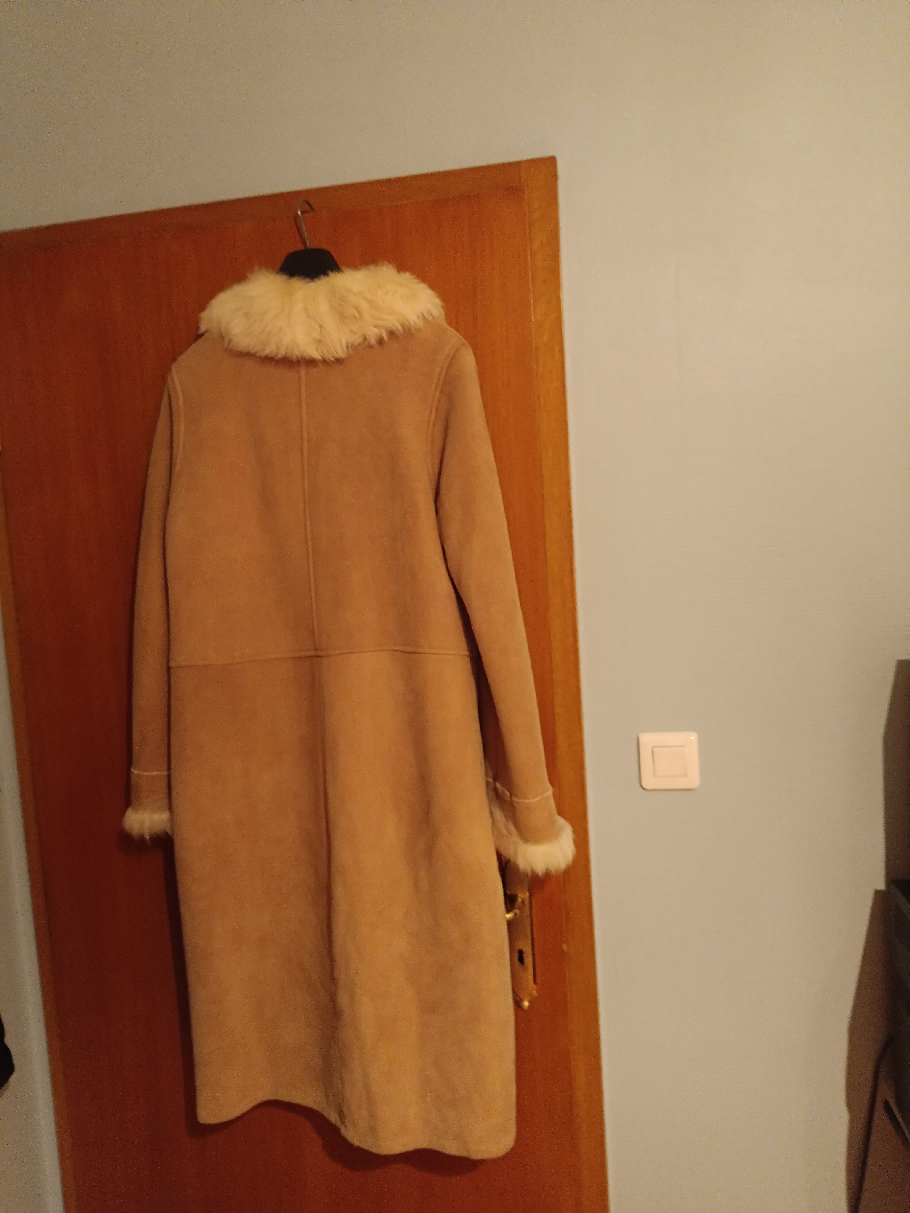 Manteau en fourrure peau de mouton retourn� 800 Ittenheim (67)