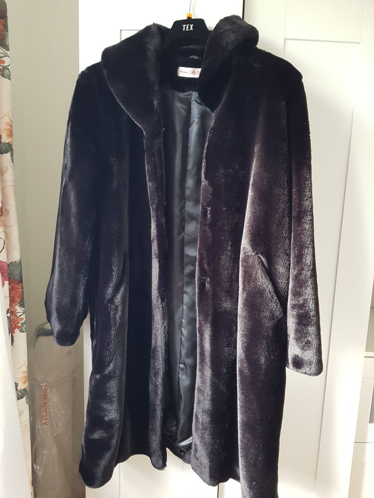Manteau fourrure synth�tique noir 35 Aulnay-sur-Mauldre (78)