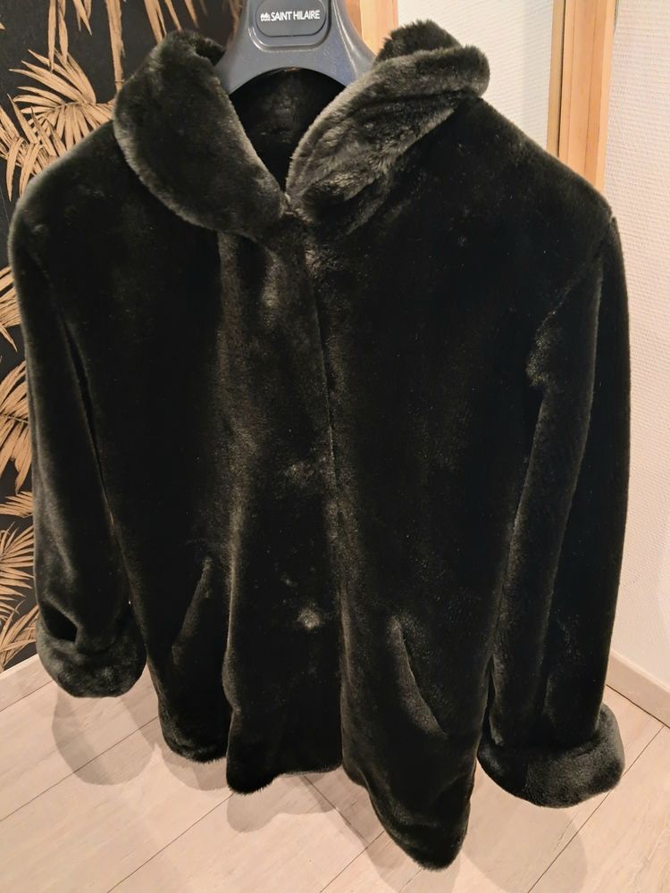 Manteau fourrure synth�tique marron 20 Briey (54)