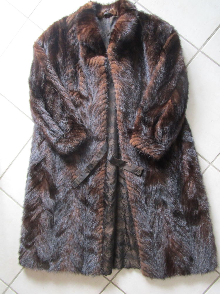 Manteau en Fourrure v�ritable. 69 Lyon 9 (69)