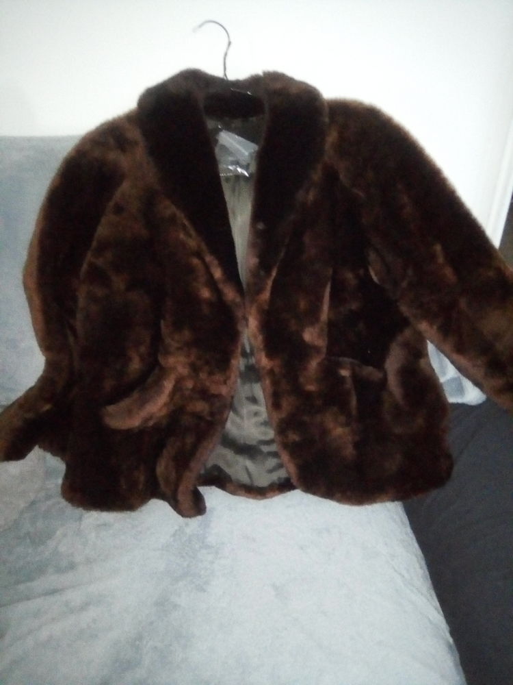 Achetez manteau+34+fourrure quasi neuf, annonce vente à Achetez manteau rené derhy quasi neuf, annonce vente à Ruy