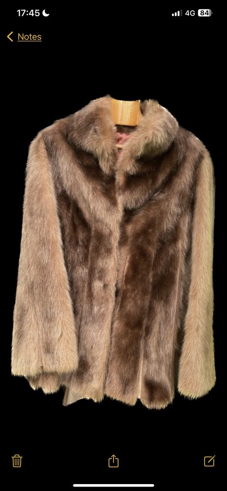 Manteau de fourrure. 300 Marseille 14 (13)