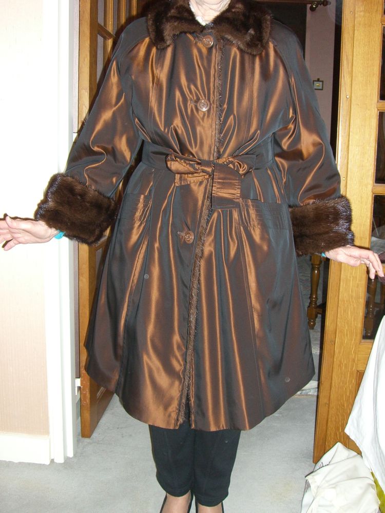 Manteau habill� doubl� vison 800 Jouy-en-Josas (78)