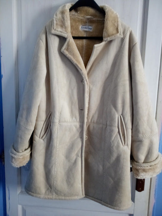 manteau d'hiver su�dine doubl� fourrure synth�tique 25 Le Vigan (46)