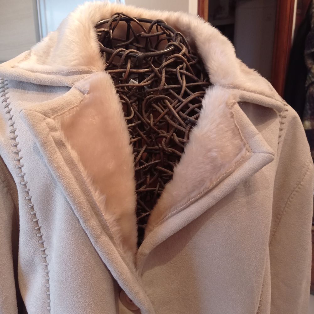 Manteau imitation peau retourn�e 0 Champlay (89)