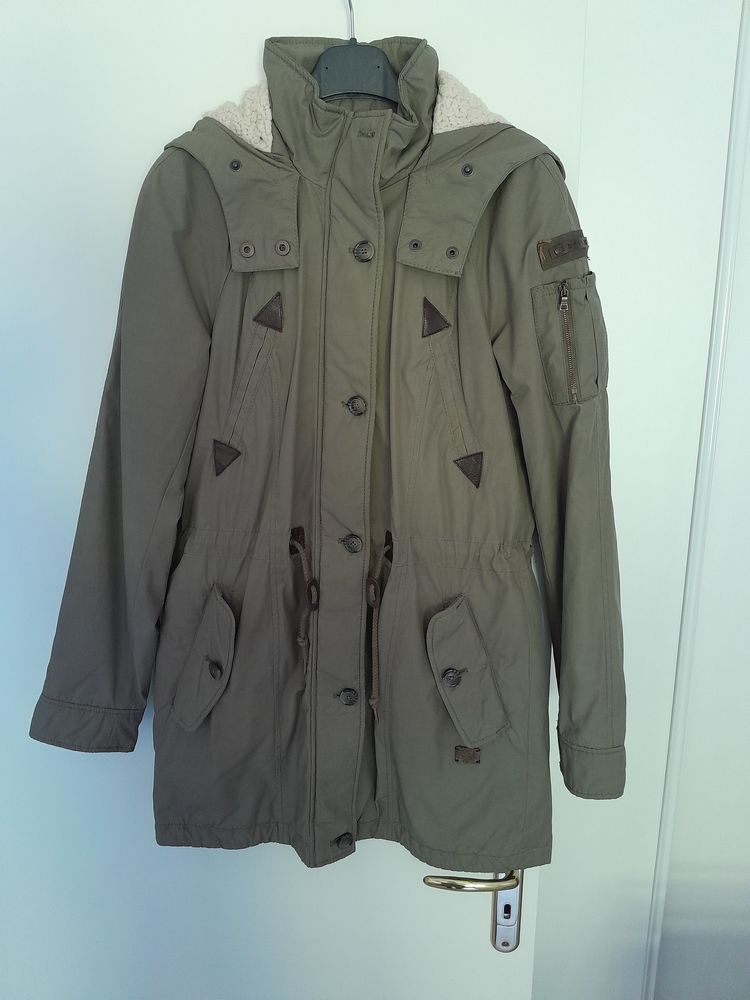 Manteau kaki de chez  esprit  50 Meyzieu (69)