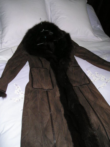 MANTEAU LONG PEAU ET DOUBL� belle fausse fourrure 0 Gignac (34)