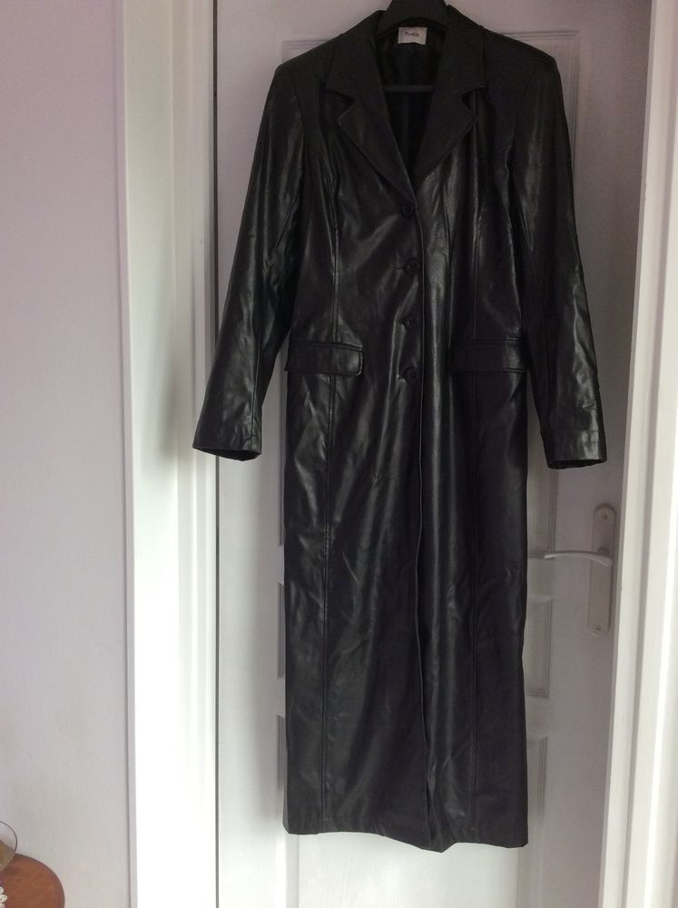 MANTEAU LONG EN SIMILICUIR NOIR 15 M�riel (95)