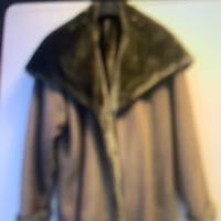 MANTEAU  marque   MADELEINE ‘  fa�on peau lain�e long Taupe impeccable 190 Cannes (06)