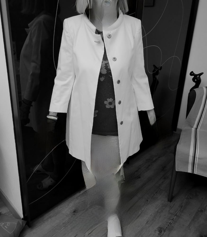  Un manteau de la marque Magnigance pour une c�r�monie  bien 75 Vincennes (94)