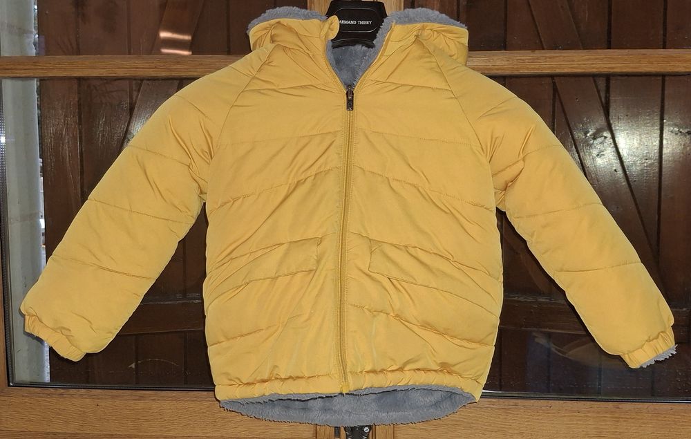 Manteau marque Okaidi fille couleur moutarde r�versible tail 15 Villiers (86)