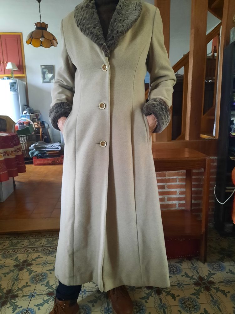 manteau mi-mollet, style romantique  beige 70%laine 25 Beuzeville (27)