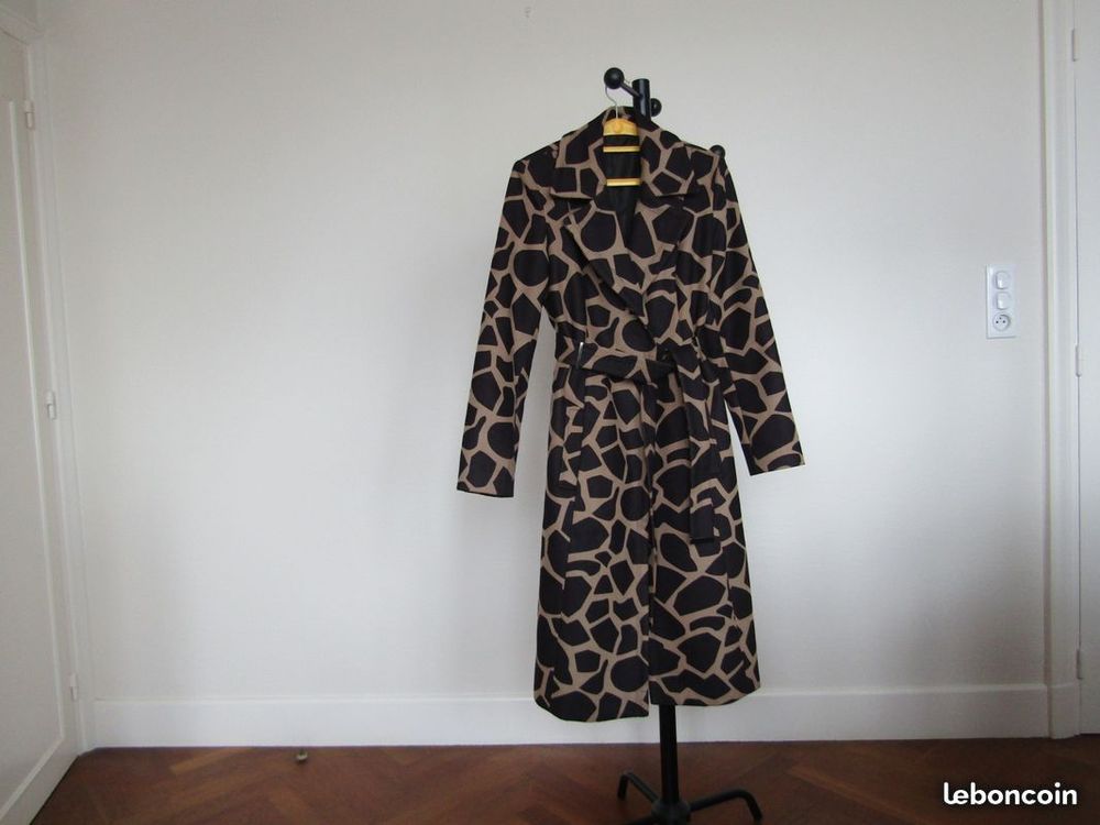 Manteau motif animal. 100 Villerest (42)