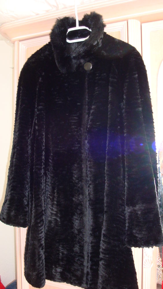 manteau noir  fausse fourrure 50 Besançon (25)