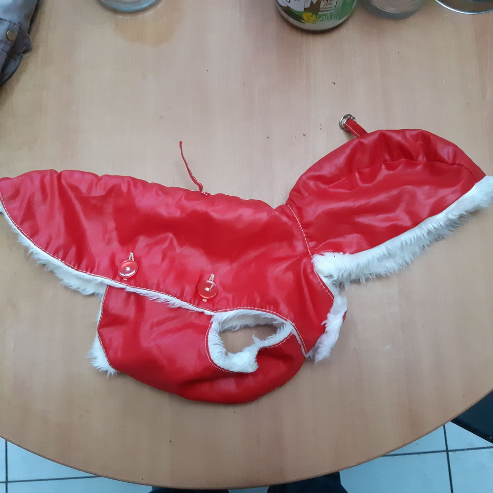 manteau rouge de No�l pour petit chien 5 Croix (59)