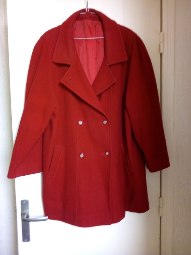manteau rouge Pure laine. 40 Ch�teauroux (36)