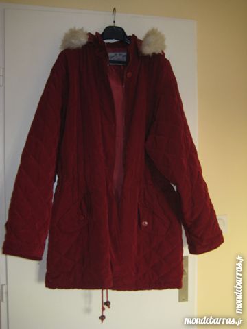 manteau rouge taille M 20 Sainte-Mesme (78)