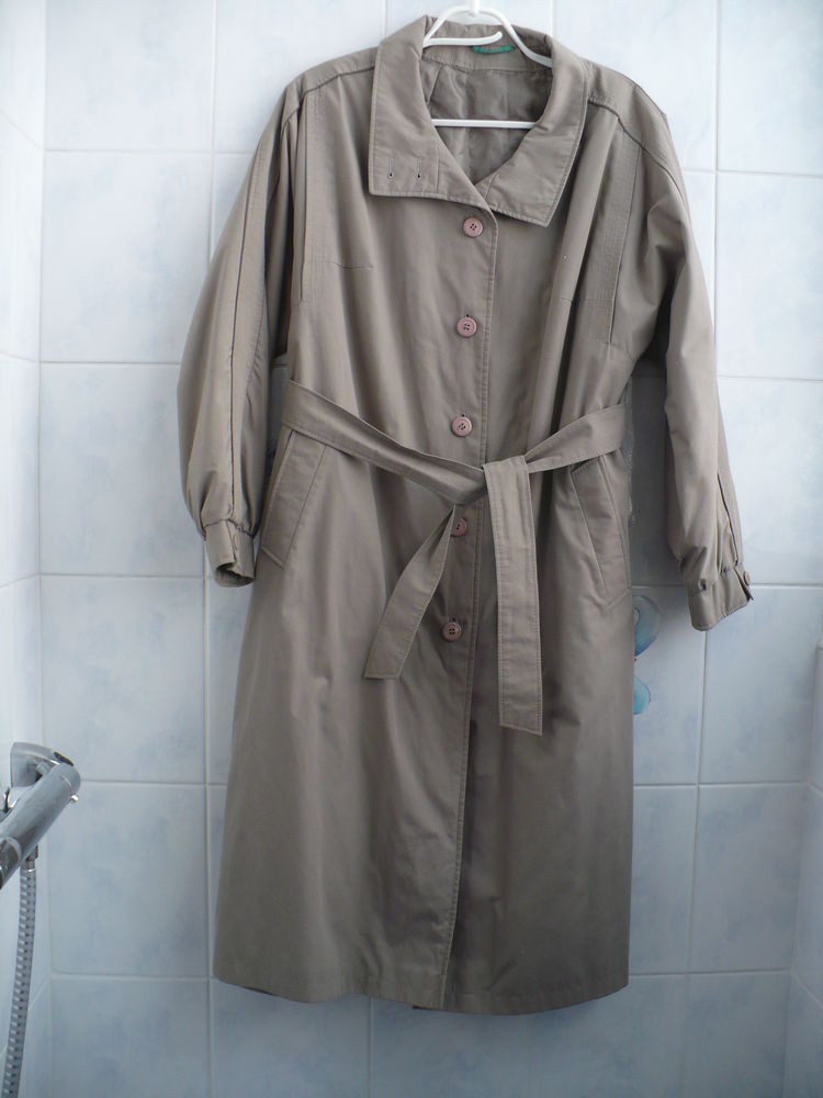 **H73
Manteau style imperm�able	 15 Marseille 6 (13)