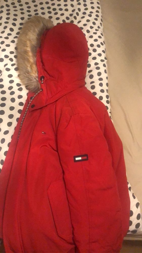 Manteau Tommy Rouge taille M 180 Amboise (37)
