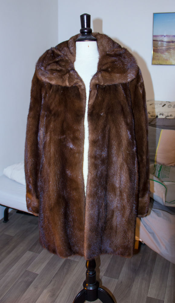 Manteau v�ritable fourrure h�rit� 280 Paris 15 (75)