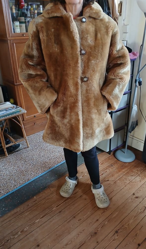 Manteau vintage fourrure mouton dor� T 42 100 Royan (17)