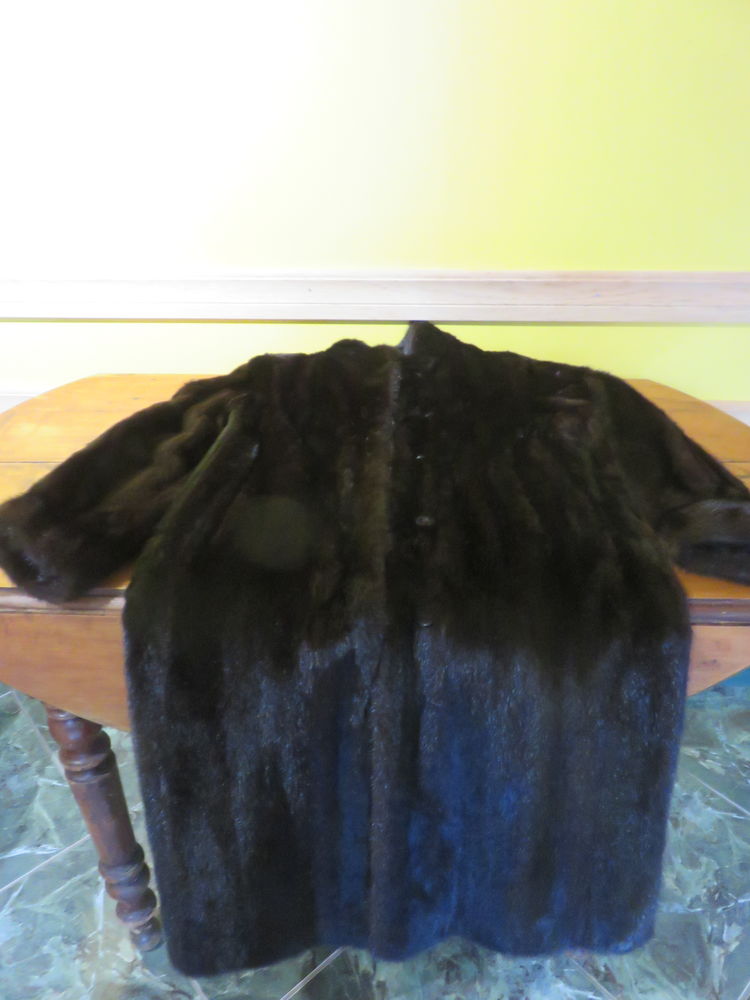 manteau vison blackglama noir 0 Saint-Priv� (71)
