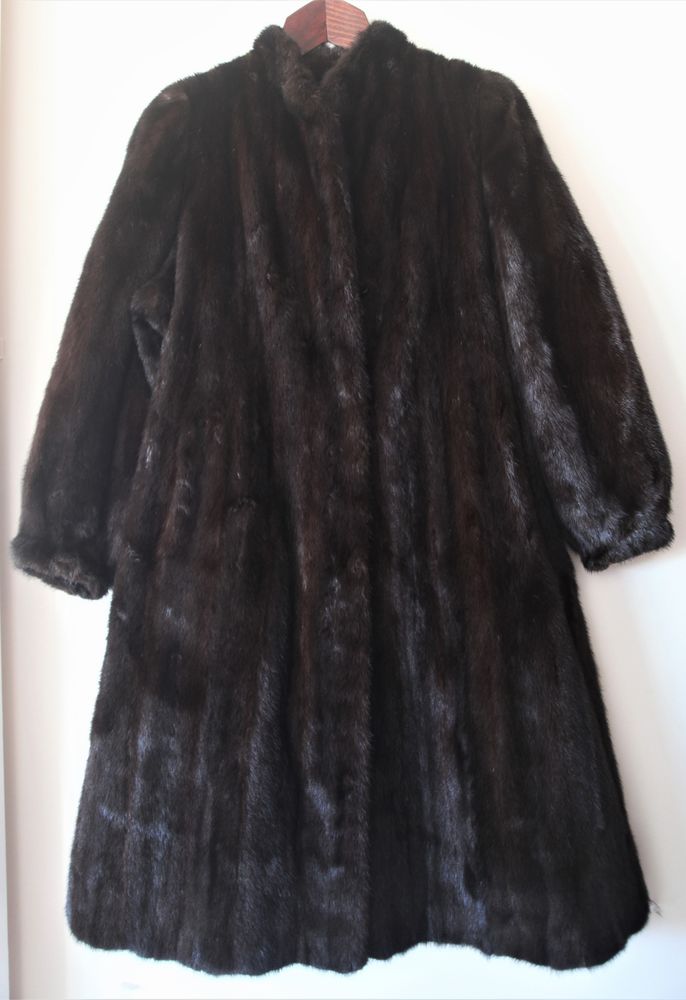 manteau de vison  blakglamma 1895 Cannes (06)