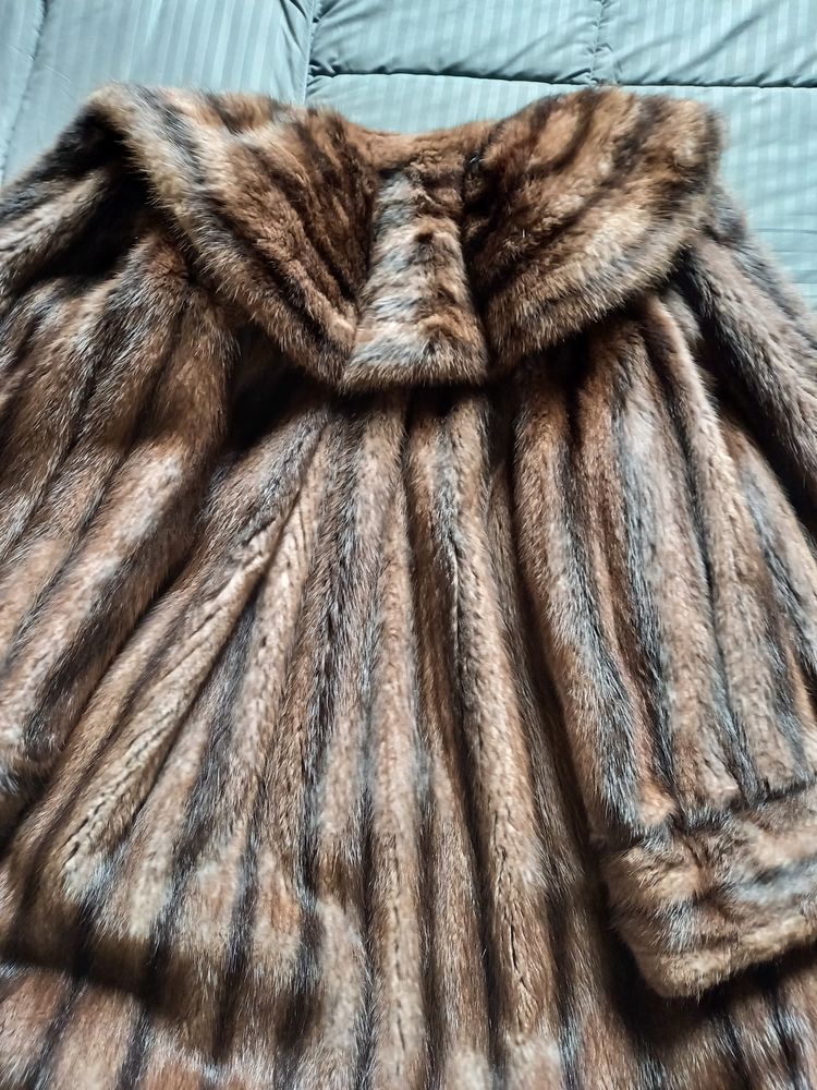 Manteau de vison long T.42 500 Saint-R�my-en-Rollat (03)