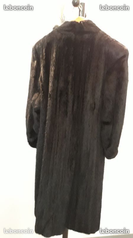 MANTEAU VISON 
MARQUE PIERRE CARDIN PARIS
300 La Seyne-sur-Mer (83)