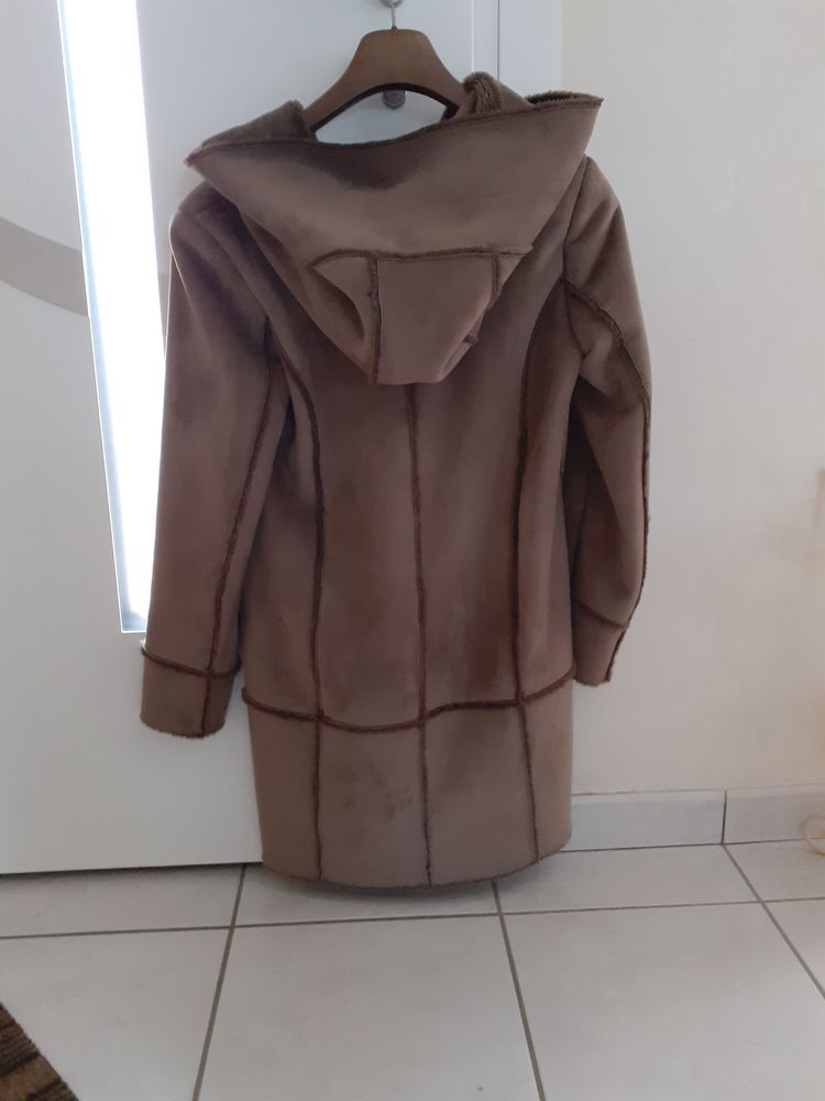 manteau 25 La Roche-sur-Yon (85)