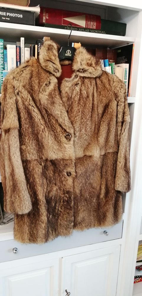 manteaux  de fourrures  2 unites 80 Louvign� (53)