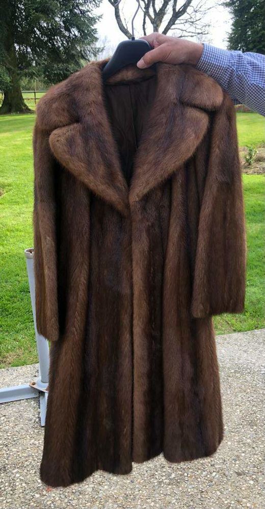 3 MANTEAUX EN VISON 0 Montlh�ry (91)