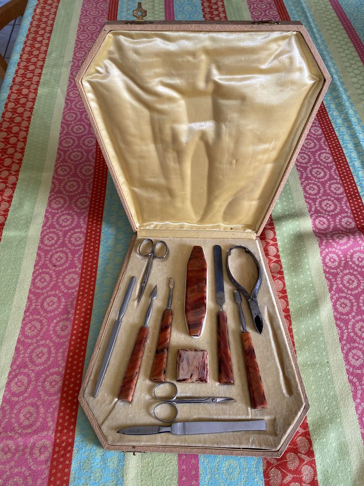 Set de manucure NOGENT vintage 58 Toulouse (31)
