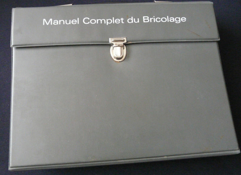 LE MANUEL COMPLET DU BRICOLAGE, Valisette 2 classeurs, TBE 20 Gravelines (59)