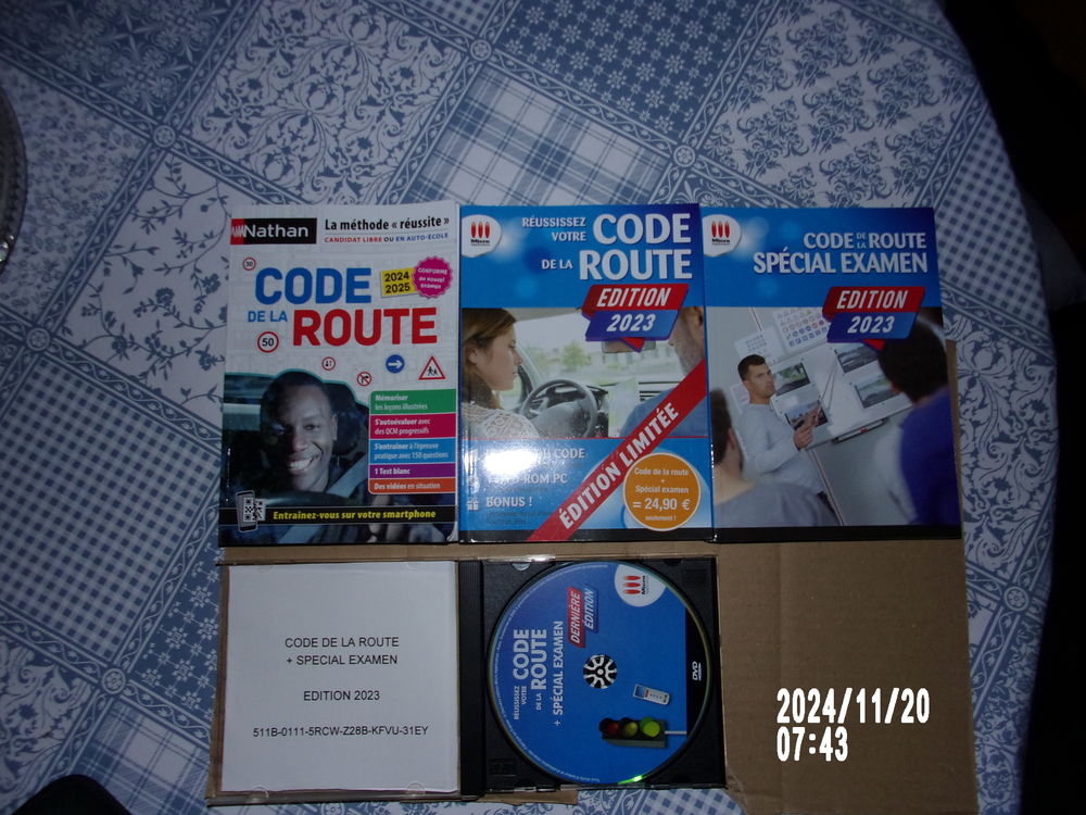 Manuels du code de la route avec CD le�ons, tests et examens 12 Chaumont (52)