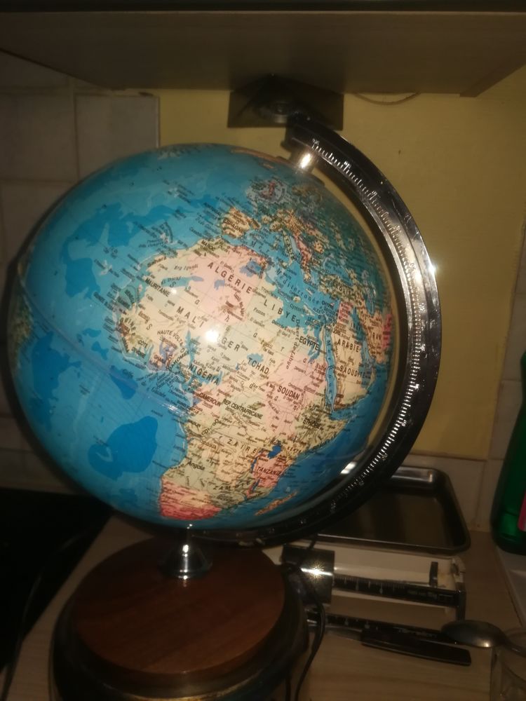 Mappemonde �clair� 25 Le Creusot (71)