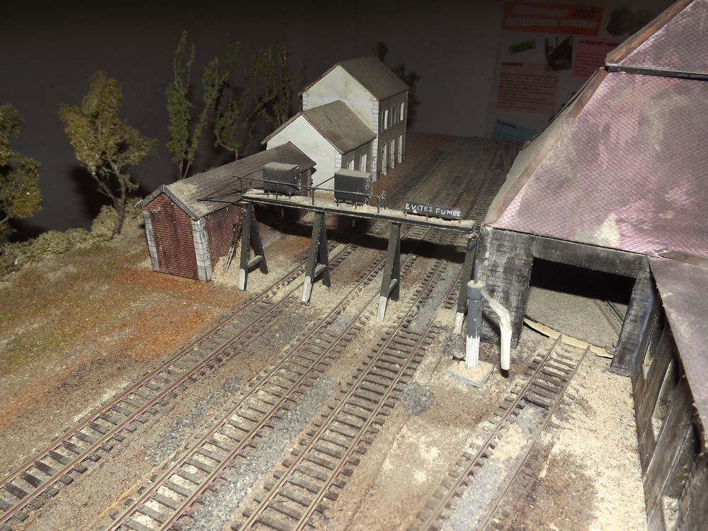 Maquette du d�p�t SNCF de Nogent Vincennes en HO 100 Carnoules (83)