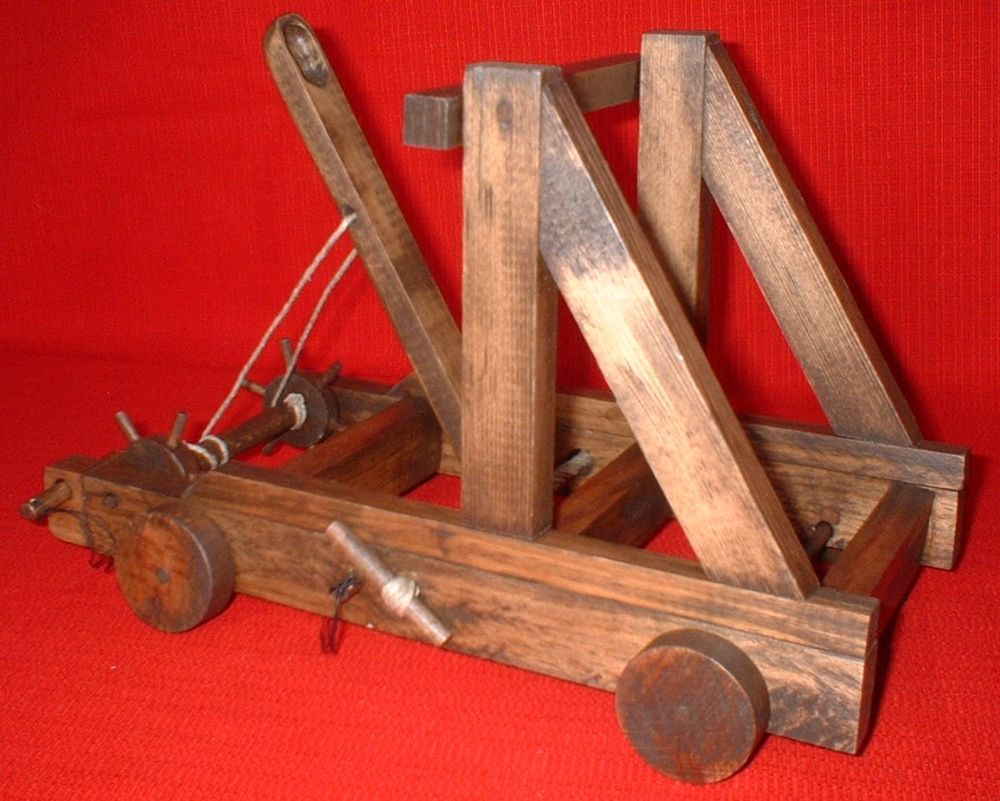 Maquette fonctionnelle de catapulte 45 Nantes (44)