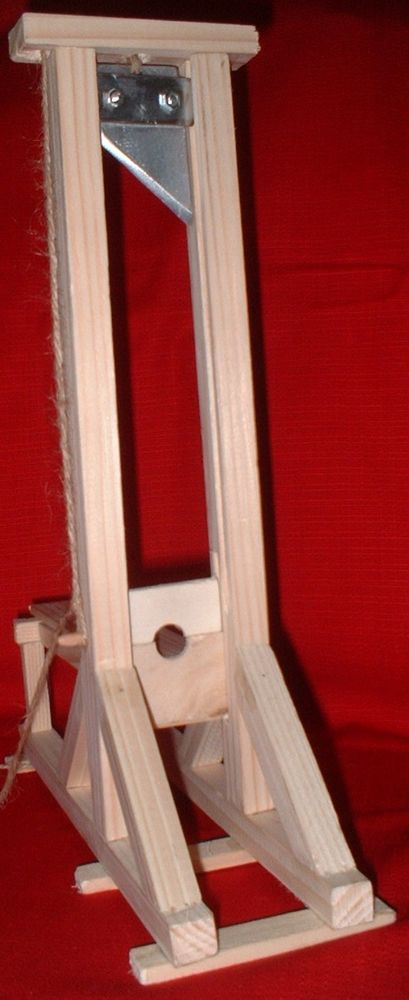 Maquette de guillotine, mod�le 1792 56 Nantes (44)