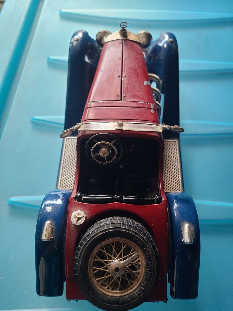 Maquette voiture de collection �chelle 1/18 15 Marseille 15 (13)
