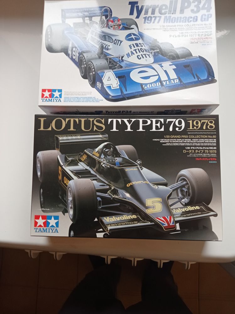  2 maquettes de f1 neuves � monter
120 Vidauban (83)