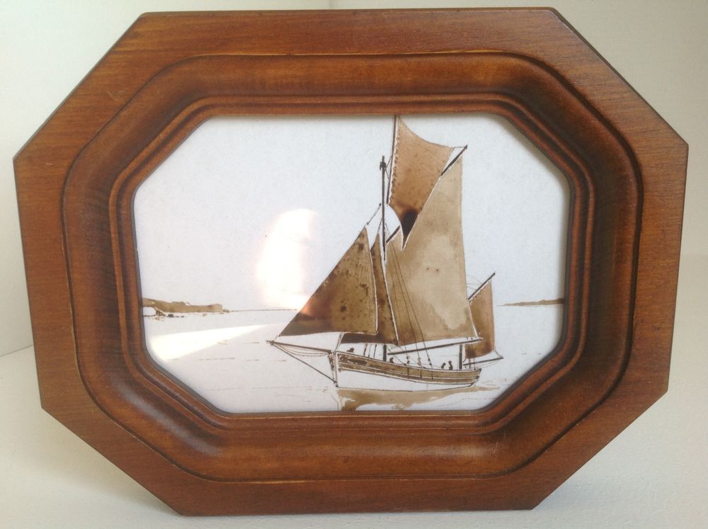 MARINE SOUS-VERRE AVEC BEAU CADRE BOIS Envoi Possible
14 Tr�gunc (29)